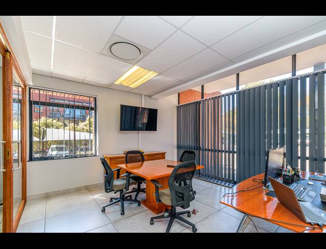 219M² OFFICE FOR SALE IN SIMBA